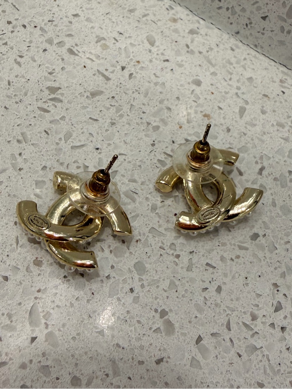 Fashion Earrings Gold-Tone CC Pearl - Picture 5 of 7